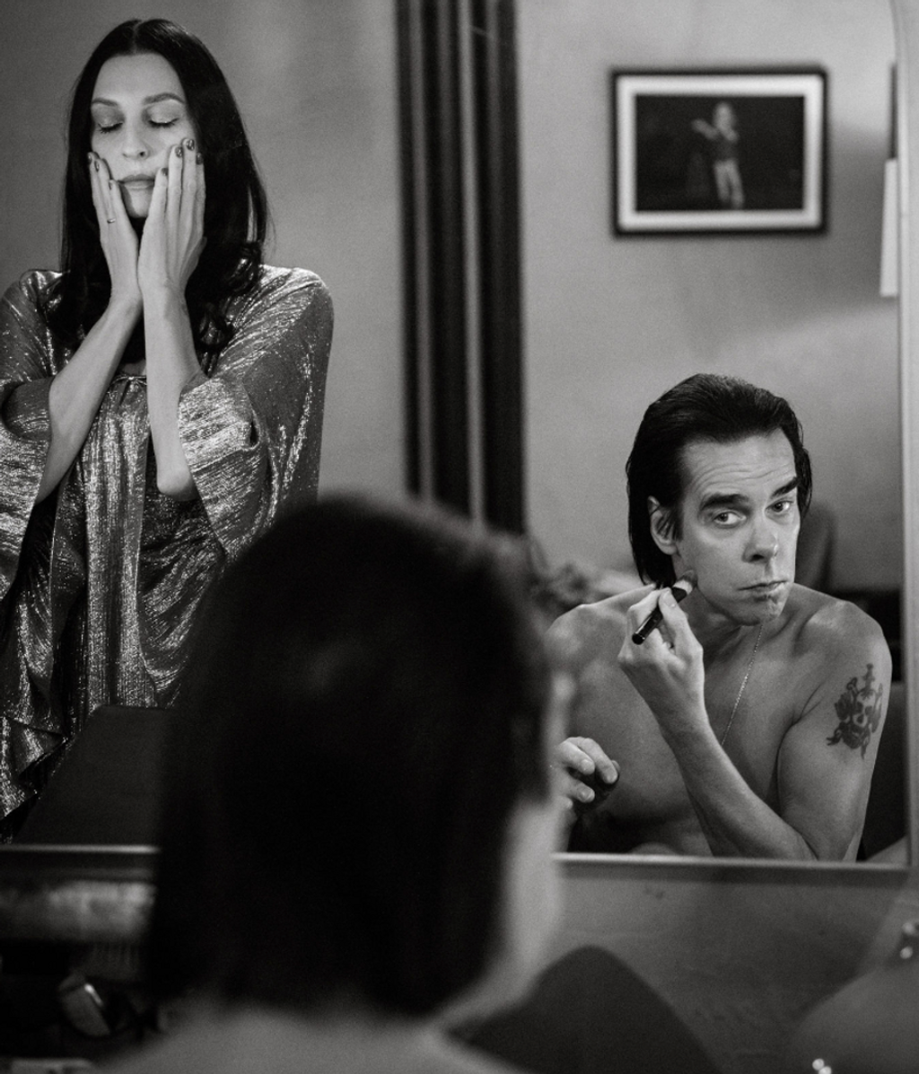 Nick Cave con su esposa