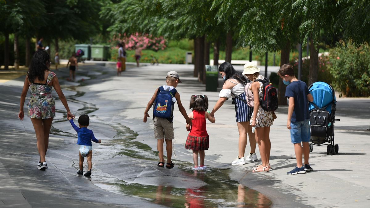 Activado el nivel de alerta por calor en la Comunitat: 40ºC durante el día y noches ecuatoriales en casi veinte comarcas Activado el nivel de alerta por calor en la Comunitat: 40ºC durante el día y noches ecuatoriales en casi veinte comarcas