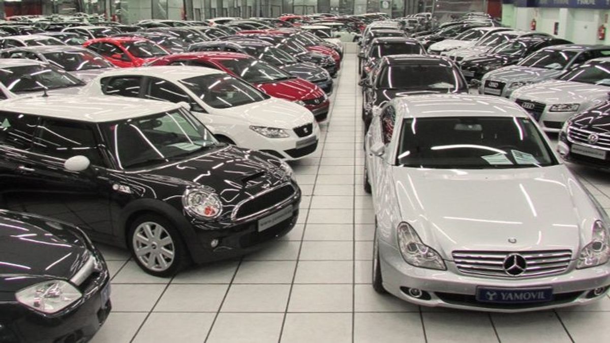 CRECE LA VENTA DE COCHES DE OCASIÓN MUY VETERANOS PERJUDICANDO AL MEDIOAMBIENTE Y A LA SEGURIDAD FOTO HOLDEN CRECE LA VENTA DE COCHES DE OCASIÓN MUY VETERANOS PERJUDICANDO AL MEDIOAMBIENTE Y A LA SEGURIDAD FOTO HOLDEN