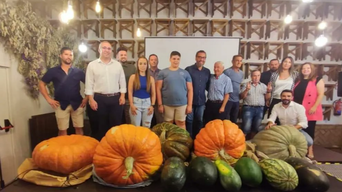 Ganadores de los primeros premios del concurso organizado la Delegación Municipal de Agricultura del pueblo. Ganadores de los primeros premios del concurso organizado la Delegación Municipal de Agricultura del pueblo.