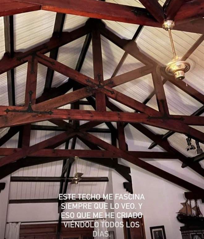 La casa de Eugenia cuenta con unos techos altísimos