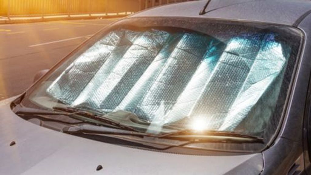 Utiliza un parasol cuando dejes el coche aparcado.
