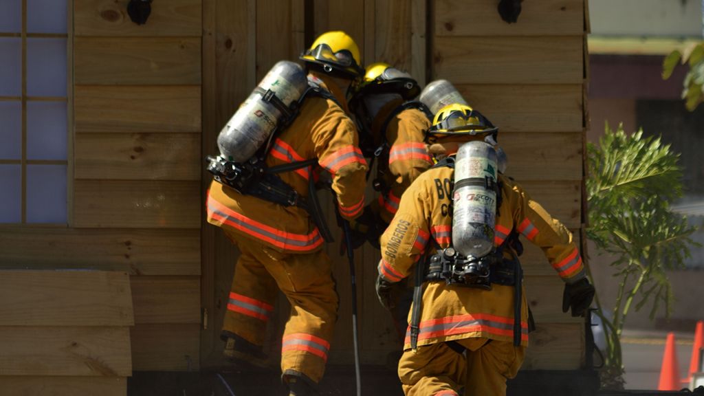 Imagen de archivo de agentes de Bomberos