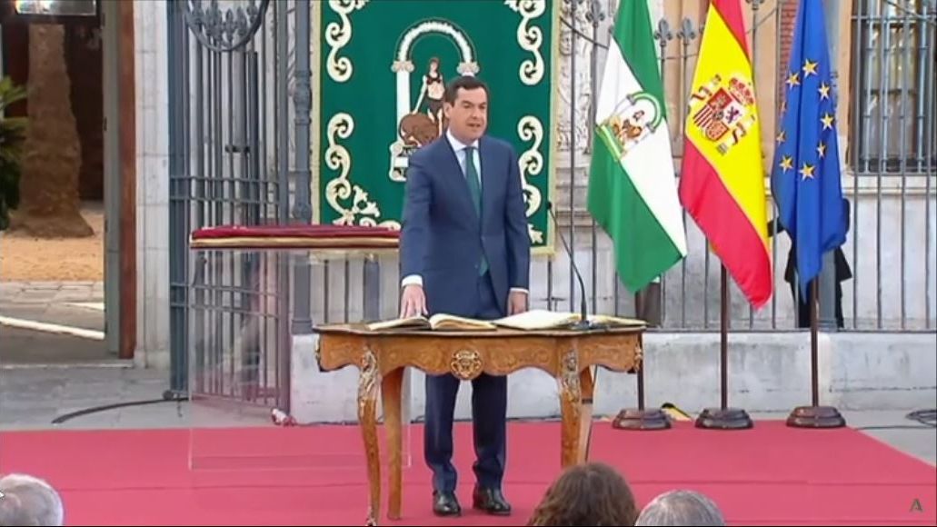 Juanma Moreno jura su cargo como presidente de la Junta de Andalucía