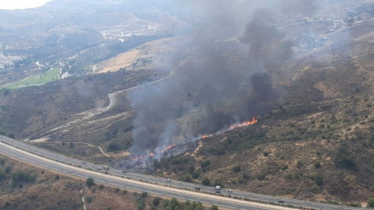 Incendio Mijas coche Incendio Mijas coche