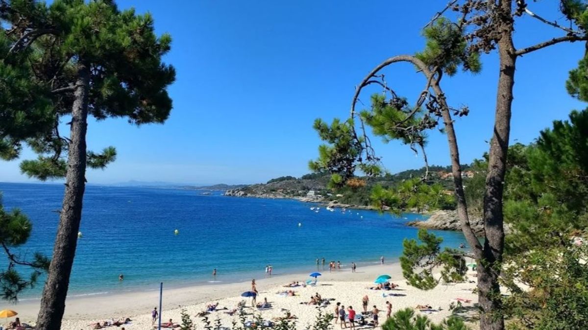 Playa de Areacova, en Cangas