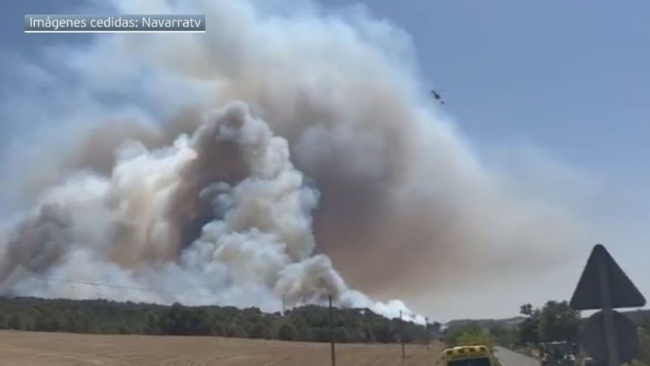 Carcastillo, en Navarra, solicita más medios aéreos ante la virulencia del fuego