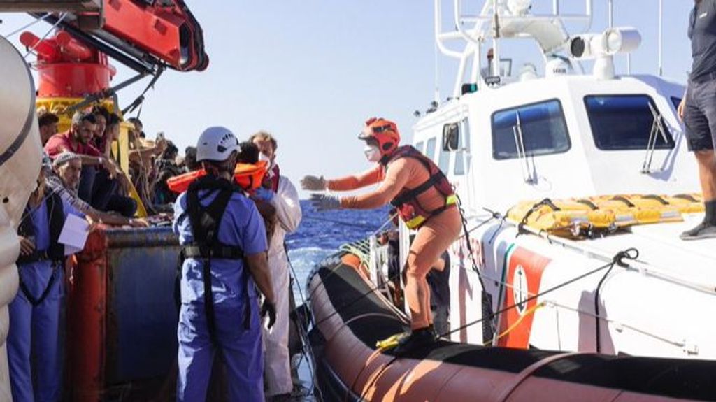 Evacuación médica de la Guardia Costera a través de la nave de rescate Sea Watch 3