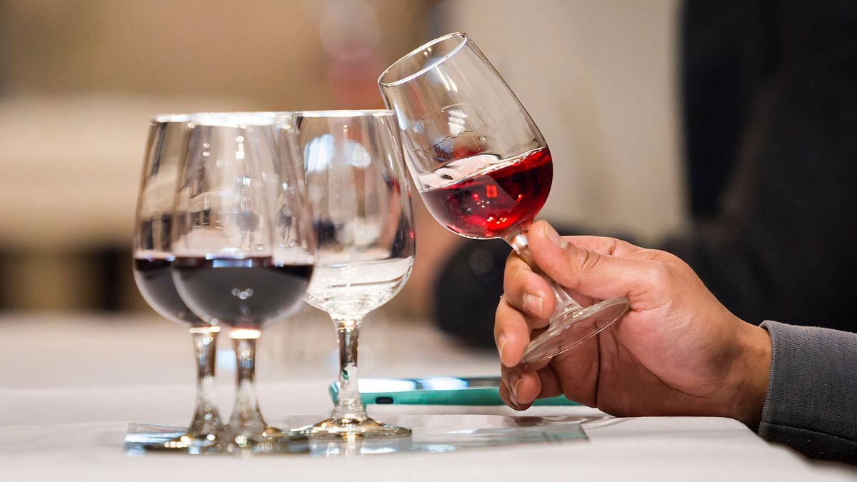 Imputados por vender 15 millones de botellas de vino falsificado al año
