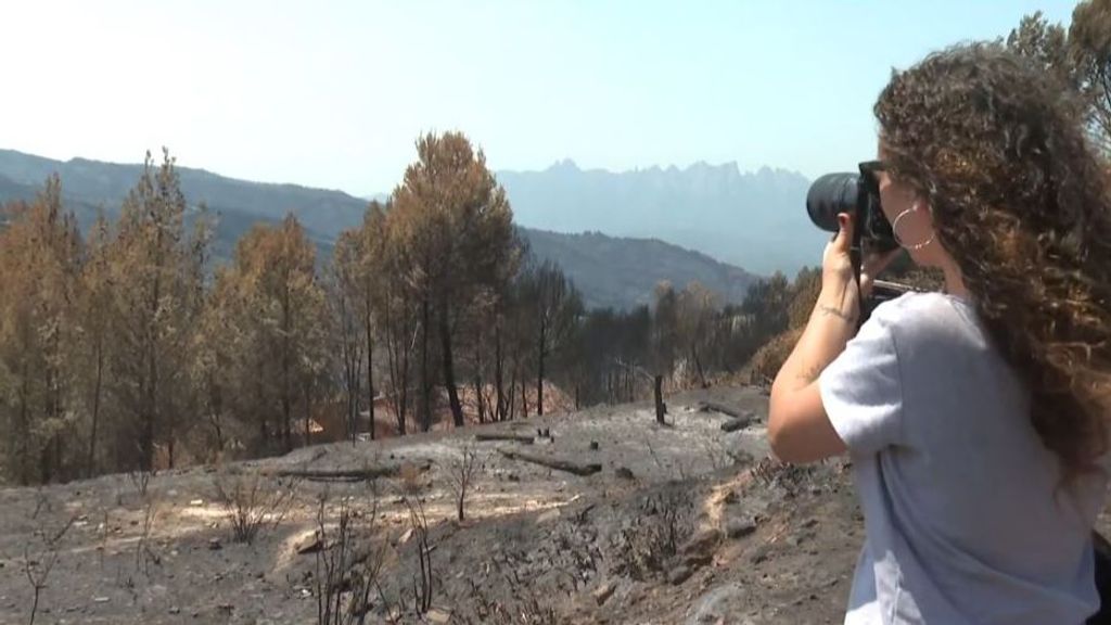 Los fotoperiodistas, en primera línea de los incendios, muestran la destrucción y la impotencia ante el fuego