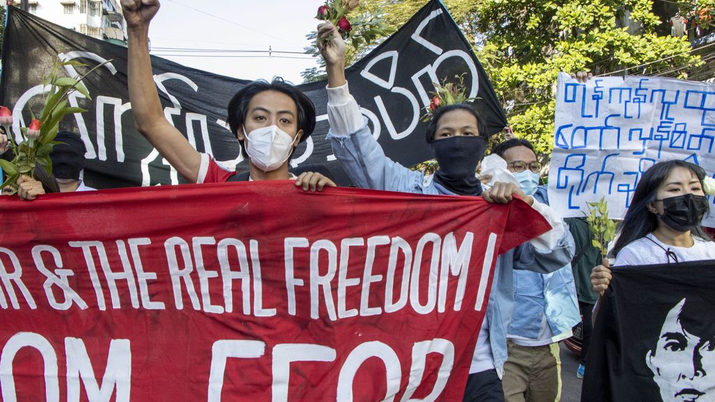 Protesta contra la junta militar de Birmania en Rangún