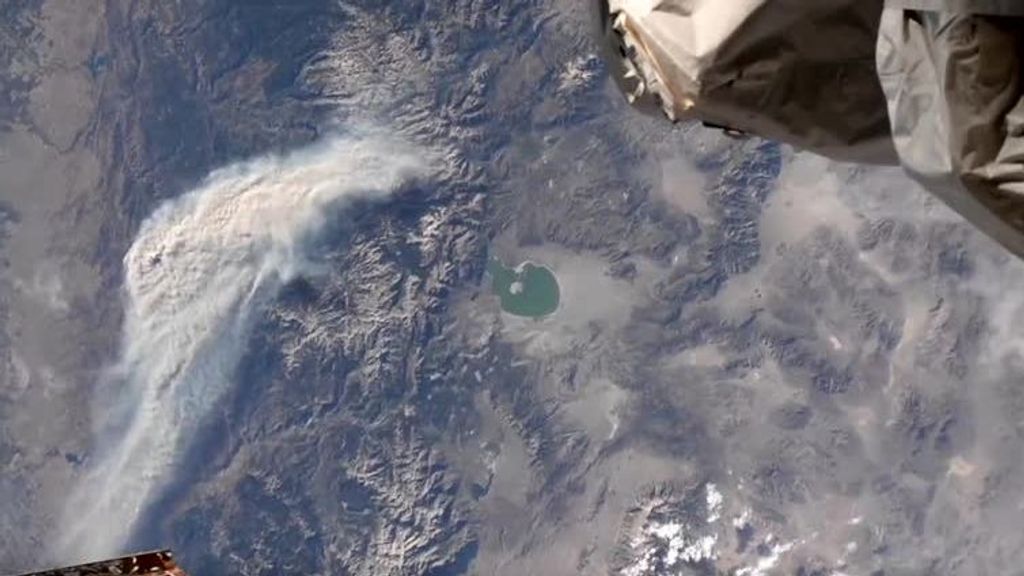 Así se ve desde el espacio el incendio que amenaza el parque de Yosemite en California