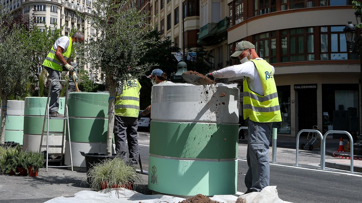 El Ayuntamiento de Valencia brinda sus dependencias a quien trabaje en la calle y quiera refugiarse del calor El Ayuntamiento de Valencia brinda sus dependencias a quien trabaje en la calle y quiera refugiarse del calor