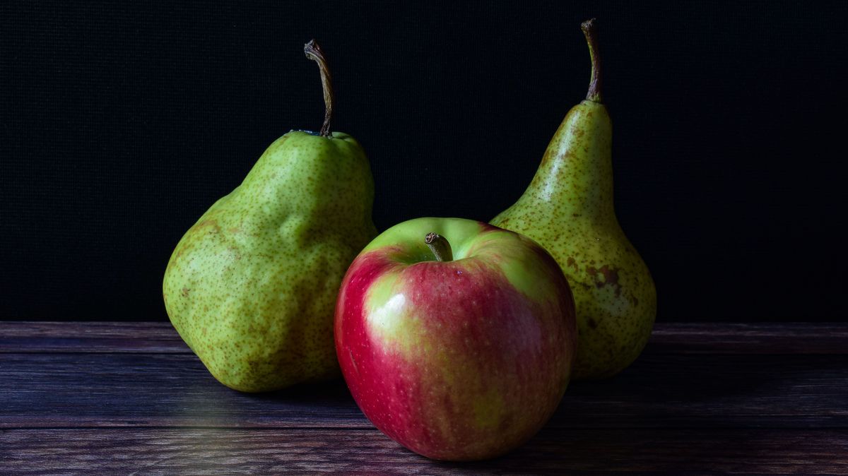 La piel de la manzana y de la pera son comestibles.