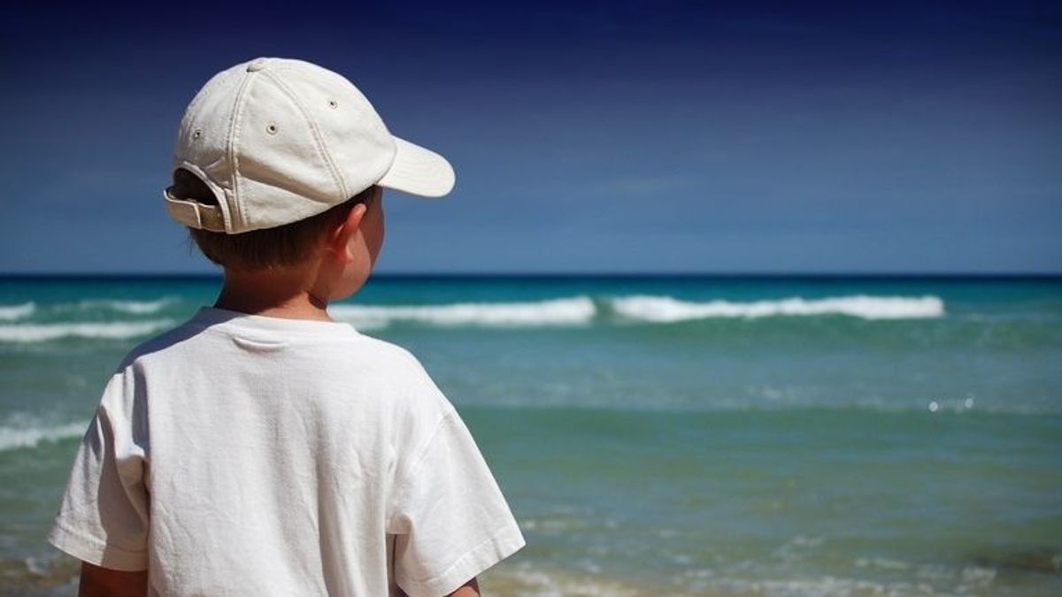 Un menor en la playa Un menor en la playa
