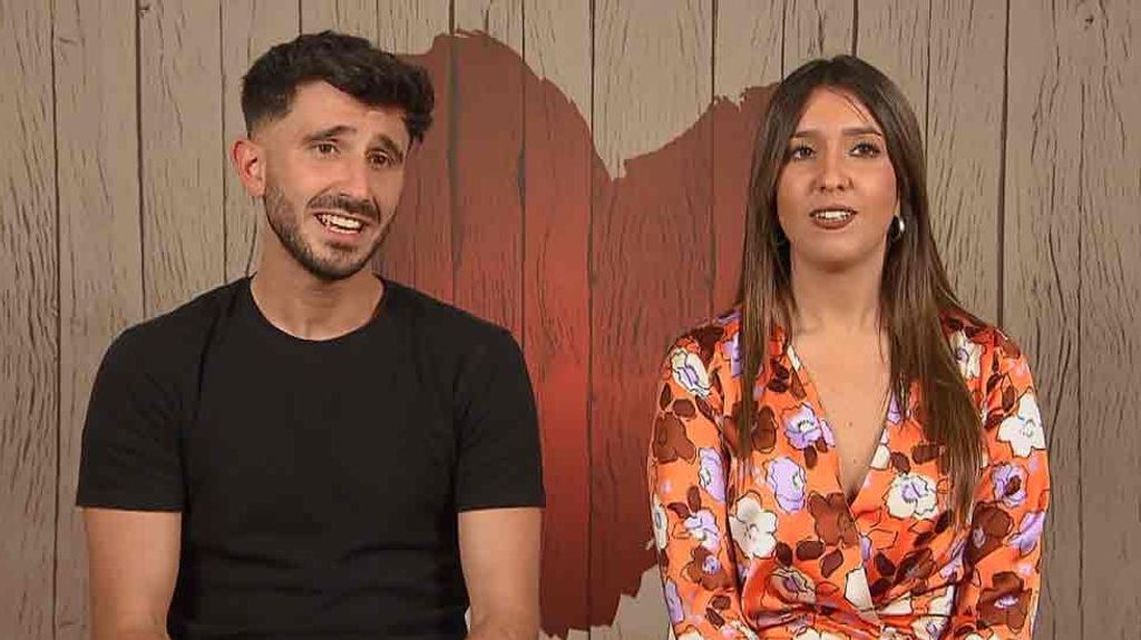 Alexandra y Pedro durante su cita en 'First Dates'