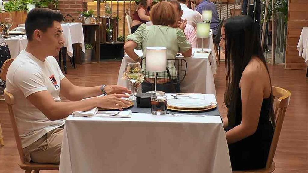 Clara y Ruslán durante su paso por 'First Dates'