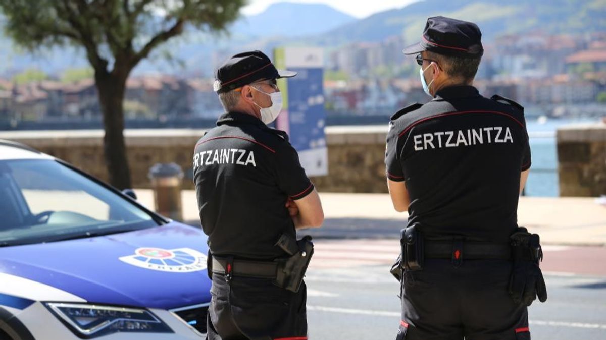Patrulla de la Ertzaintza Patrulla de la Ertzaintza