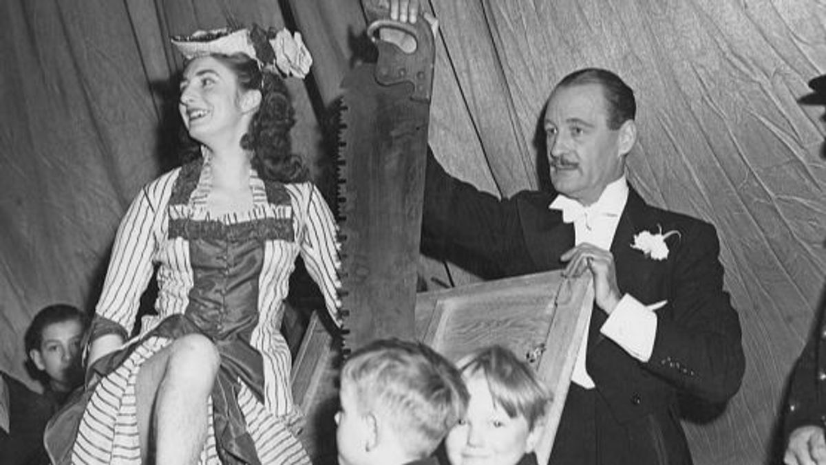 Jasper Maskelyne, el mago inglés que engañó a los nazis con sus trucos imposibles