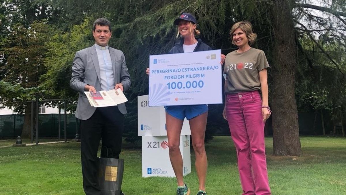 Hannah, la peregrina internacional número 100.000 del Camino de Santiago Hannah, la peregrina internacional número 100.000 del Camino de Santiago
