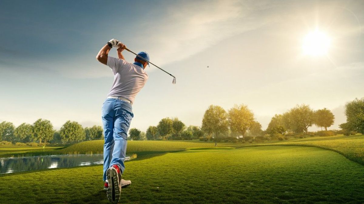 Los palos de golf que necesitas para iniciarte en este deporte