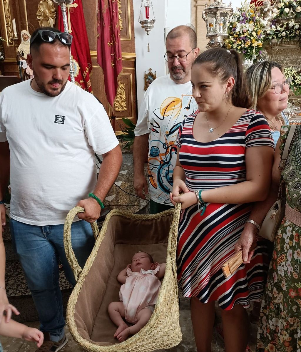 La primera vez de la nieta de Mari Cintas.