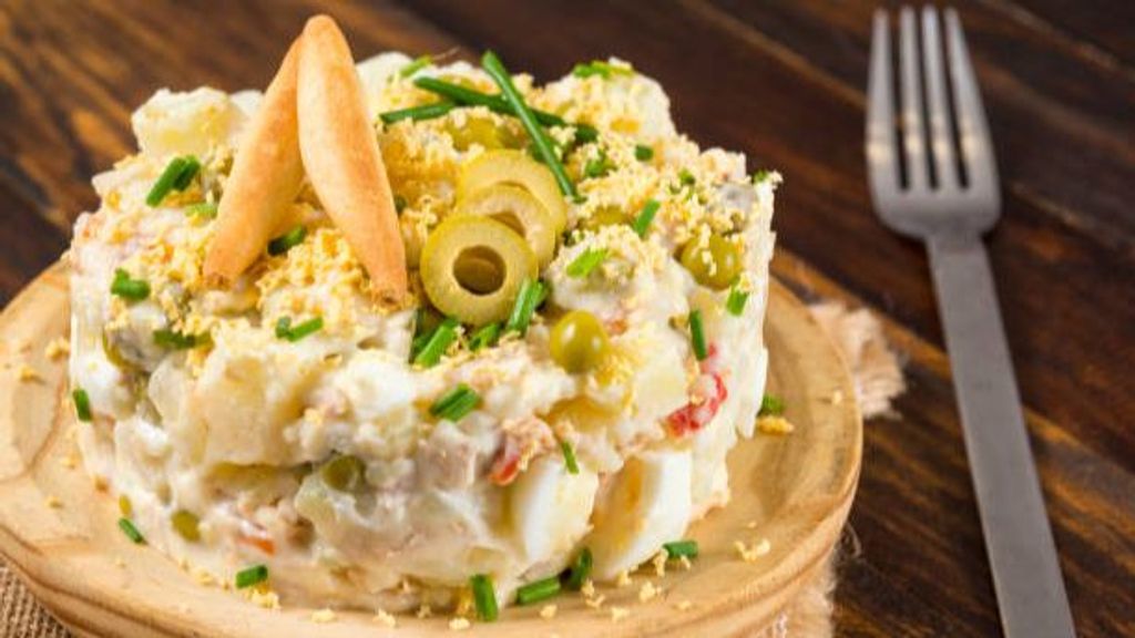 Ensaladilla rusa casera.