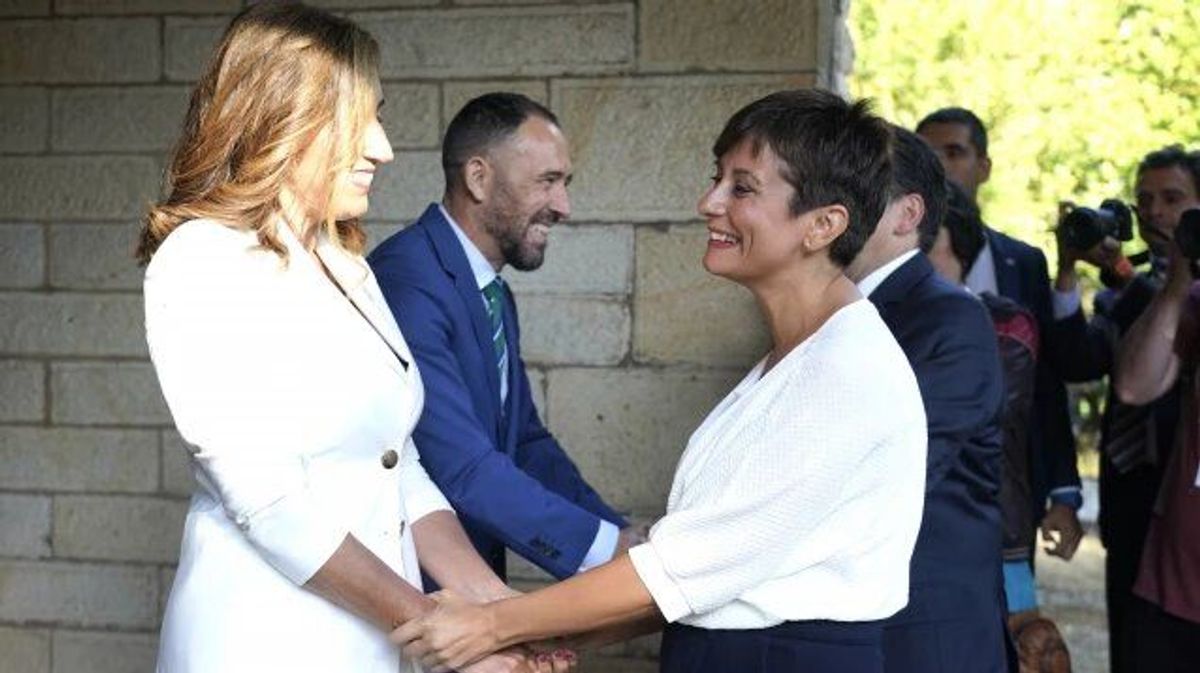 La consejera de Gobernanza, Olatz Garamendi, y la ministra de Política Territorial, Isabel Rodríguez La consejera de Gobernanza, Olatz Garamendi, y la ministra de Política Territorial, Isabel Rodríguez