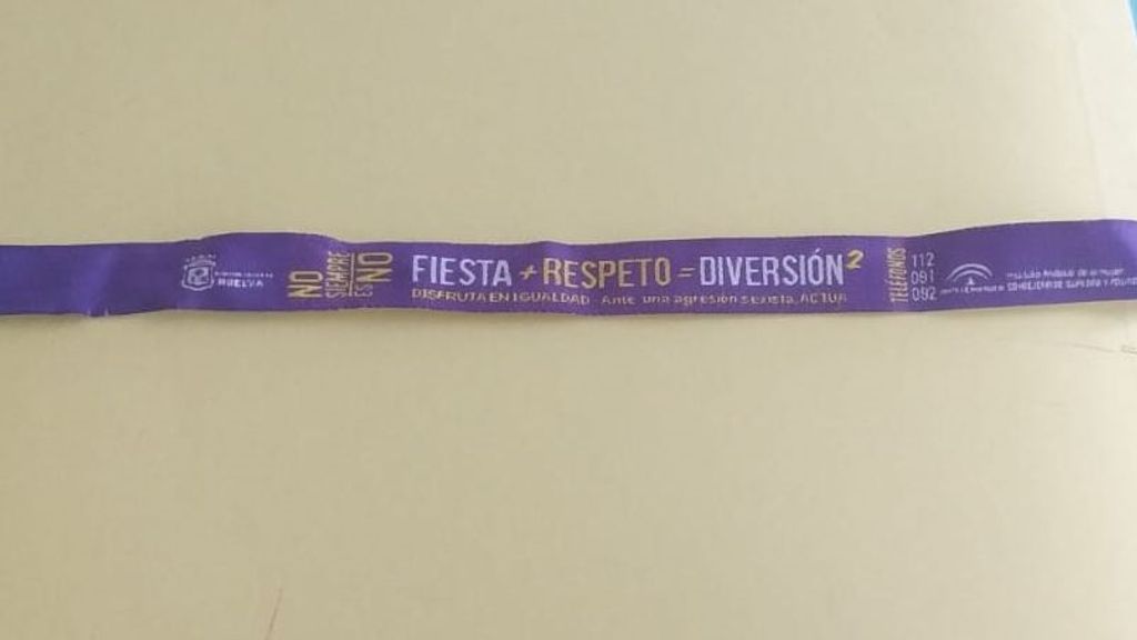Pulsera de la campaña onubense contra agresiones sexistas en las Fiestas Colombinas 2022