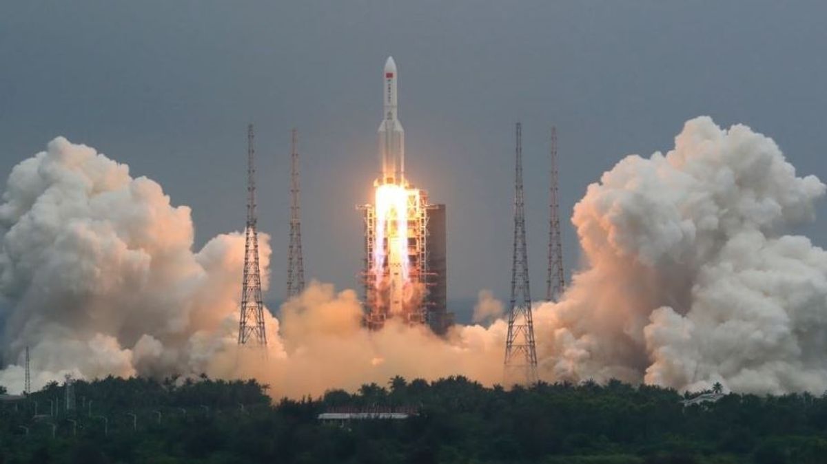 Un cohete lanzado por China está a punto de estrellarse contra la Tierra