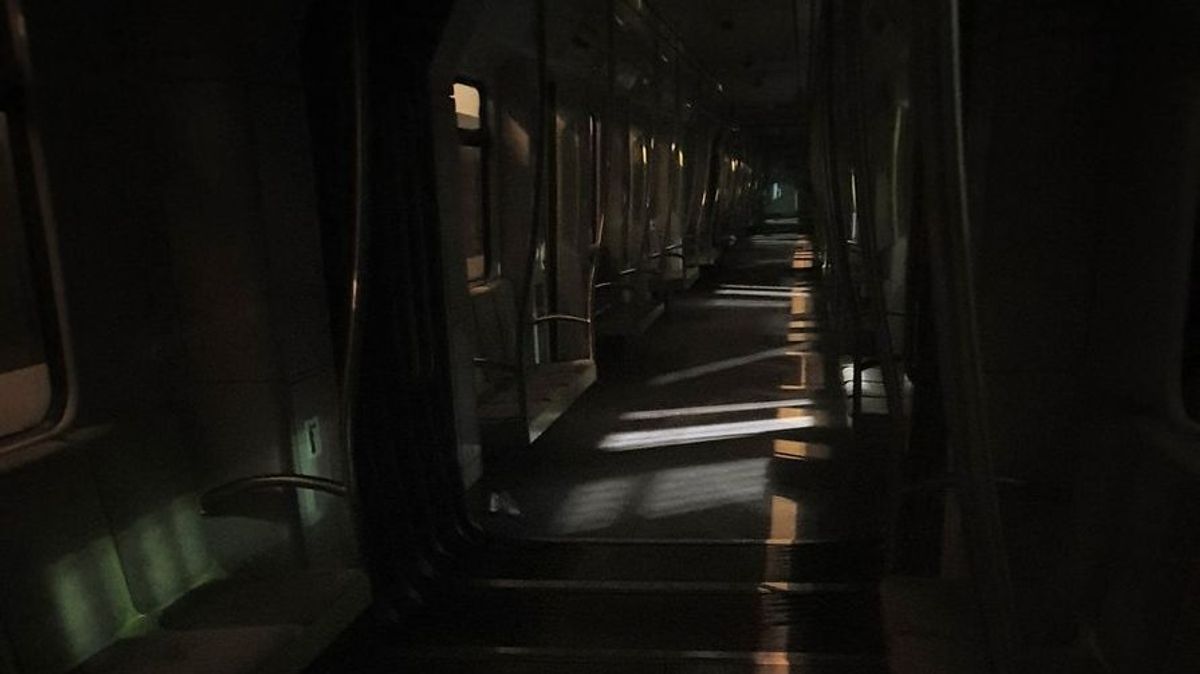 Un hombre se quedó dormido en el metro Un hombre se quedó dormido en el metro