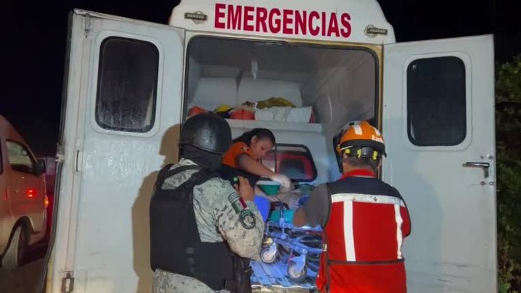 Encuentran a cerca de 100 migrantes abandonados en un camión en México