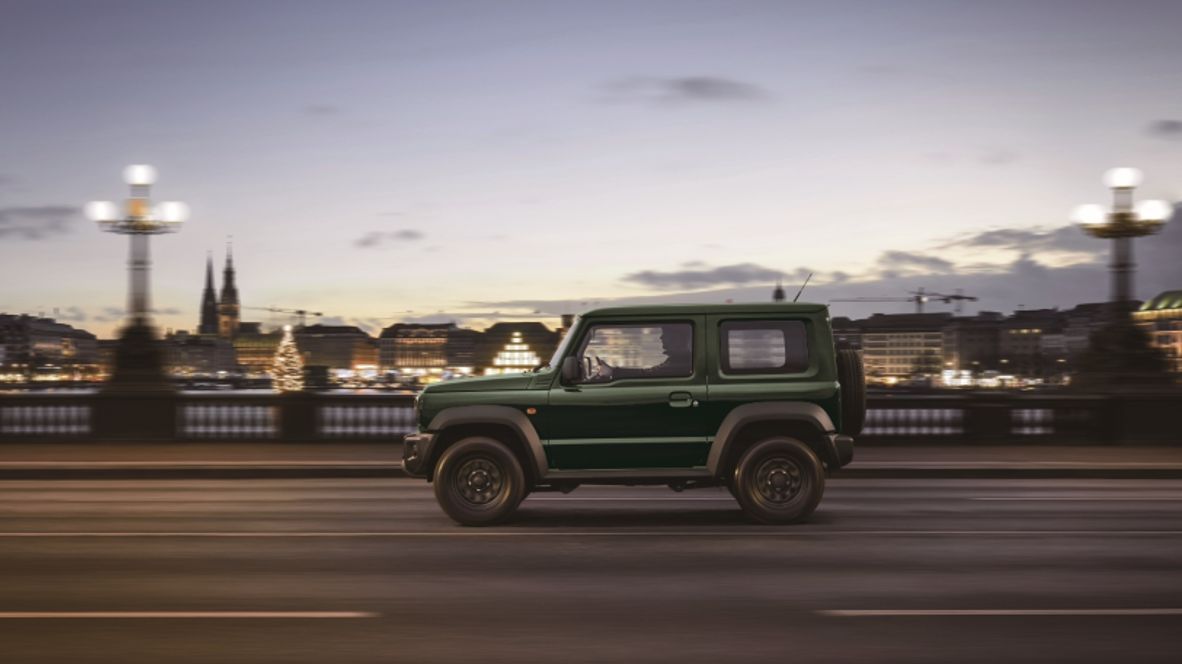 VERDE Y BLANCO SON LOS DOS ÚNICOS COLORES DISPONIBLES FOTO SUZUKI