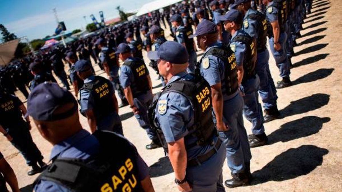 83 detenidos por violar a ocho modelos que grababan un vídeo musical en Sudáfrica