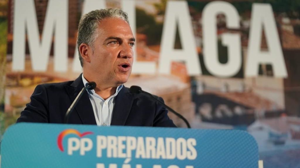 Bendodo dice que a Sánchez "no le llega la camisa al cuello" por la inflación