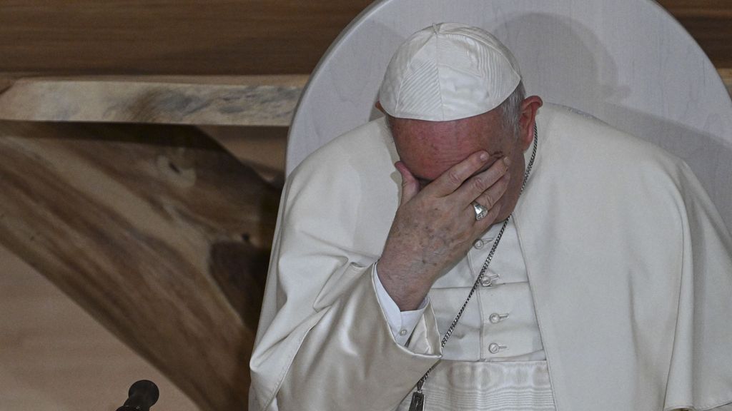 El Papa Francisco no descarta su dimisión: "La puerta está abierta. Es una opción muy normal"