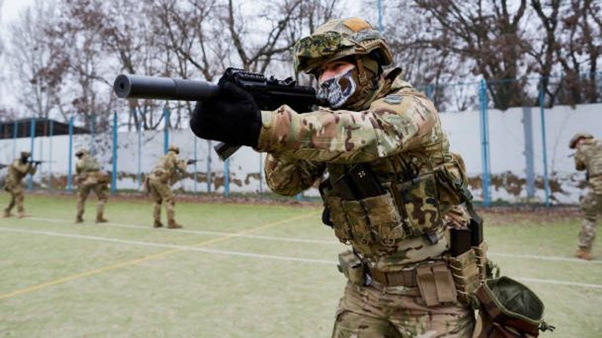 Rusia defiende que los miembros del batallón Azov merecen una "muerte humillante"