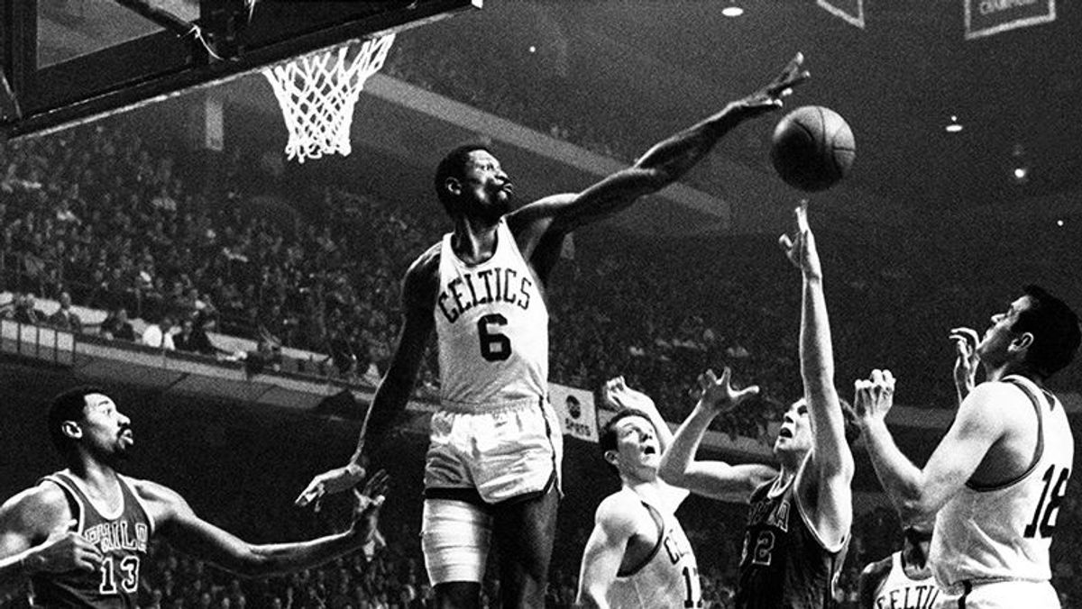 Bill Russell con Boston Celtics Bill Russell con Boston Celtics