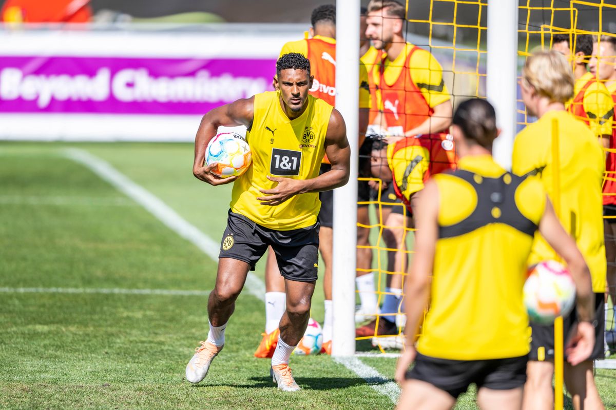 El delantero francés Sebastien Haller, durante un entrenamiento con el Borussia Dortmund,