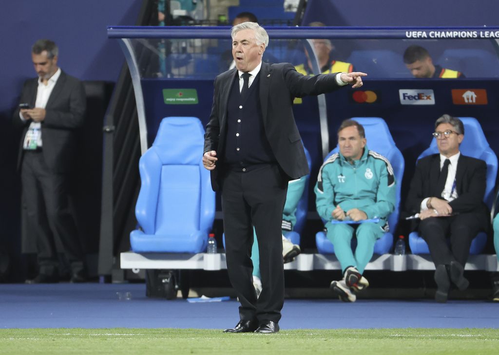 Archivo - El entrenador del Real Madrid, Carlo Ancelotti, durante un partido con el Real Madrid