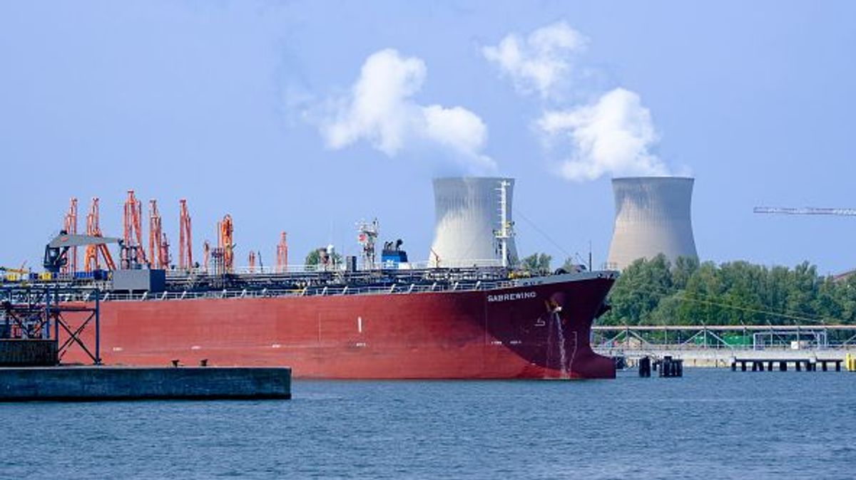 Central nuclear de Electrabel en Doel, Bélgica Central nuclear de Electrabel en Doel, Bélgica