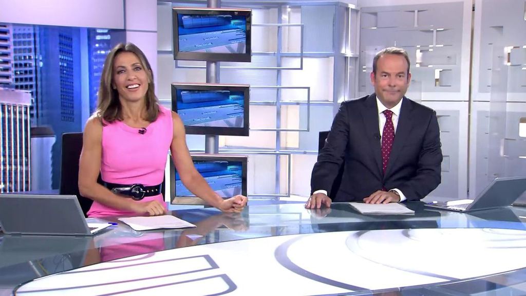 Con Ángeles Blanco y Roberto Fernández Informativos Telecinco 2022 Noche 31/07/2022