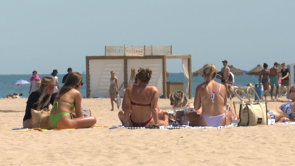 Turistas en la playa