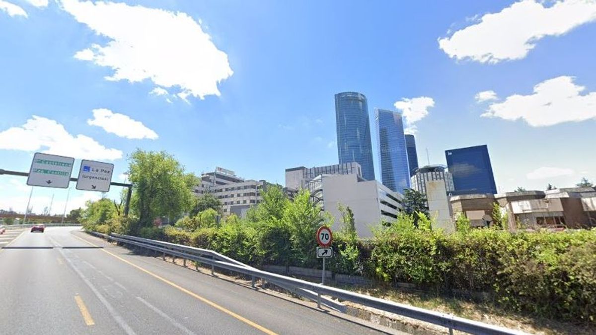 M-30 junto al Hospital La Paz de Madrid M-30 junto al Hospital La Paz de Madrid