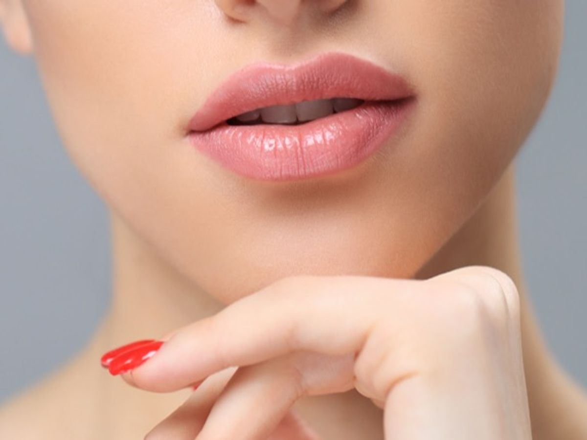 Cómo aumentar los labios en casa con maquillaje?