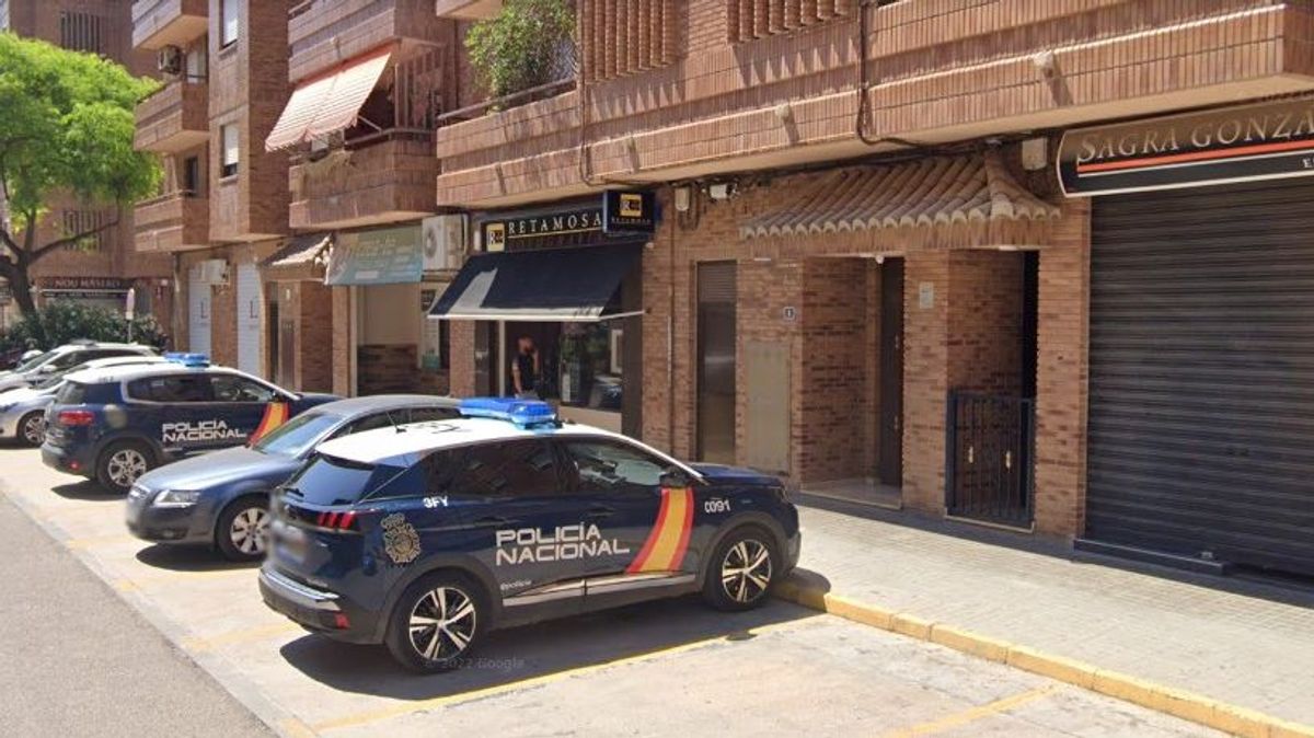 Dos coches de la Policía Nacional en Torrent (Valencia)