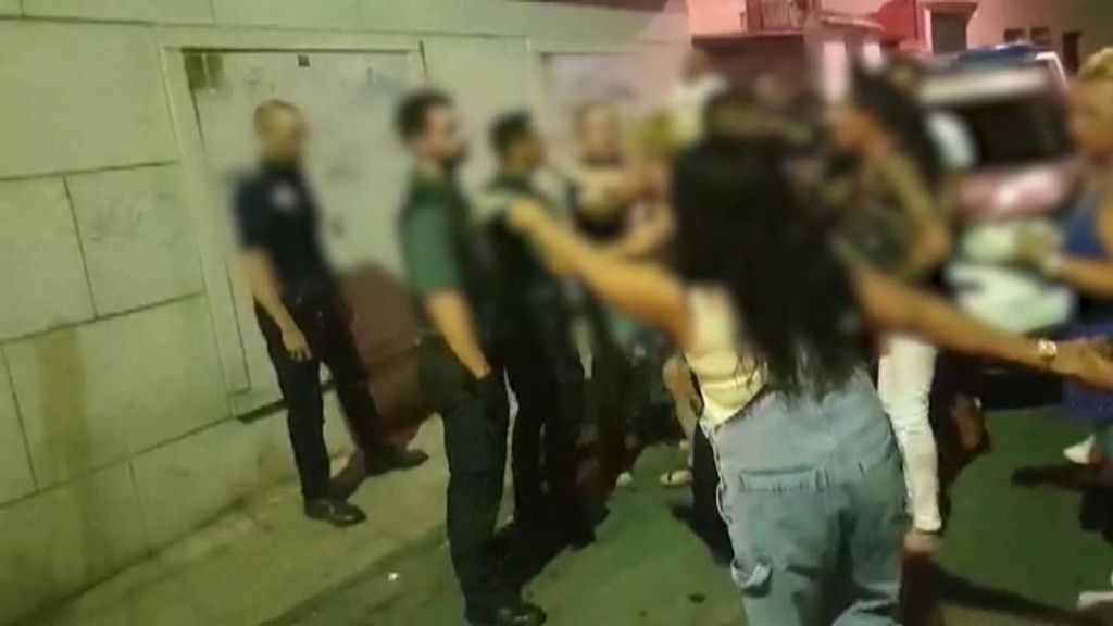 Una mujer de Colmenar denuncia la agresión de un policía: "Me arrastró, me fracturó las costillas, no podían controlarlo ni sus compañeros"