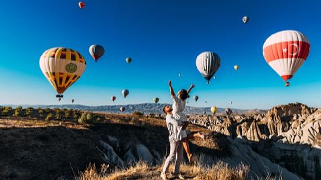 Pareja enamorada en Capadocia.