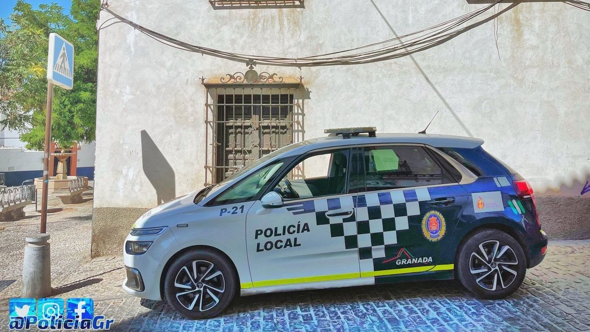 Detenido en Granada por maltrato animal a dos perros deshidratados y metidos en una bolsa de plástico Detenido en Granada por maltrato animal a dos perros deshidratados y metidos en una bolsa de plástico