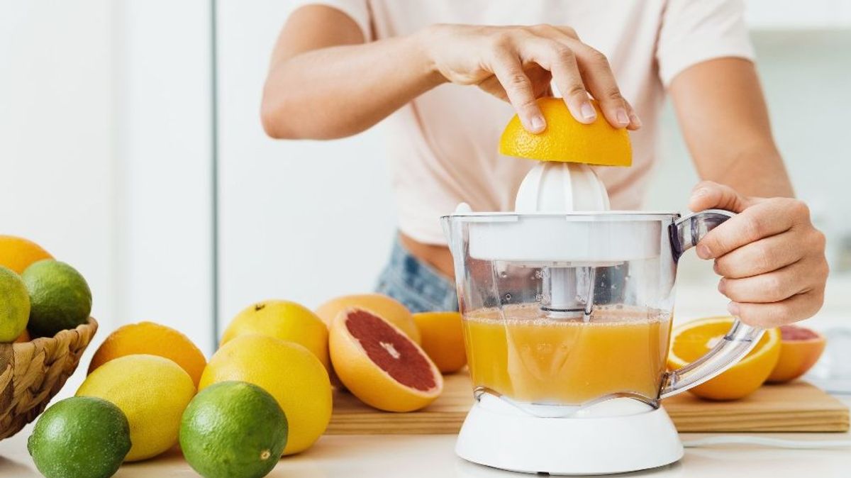 Cómo elegir un exprimidor de naranjas eléctrico para hacer zumo